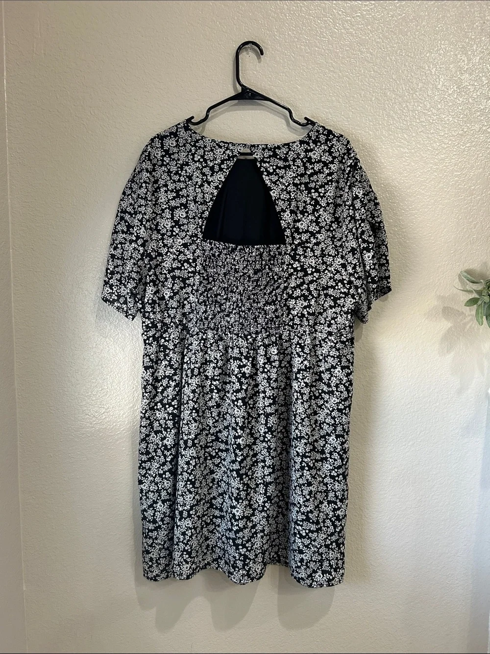 torrid Sz 3X Black White Floral Midi Dress Lined Summer Beach Vacay Chic TC0087